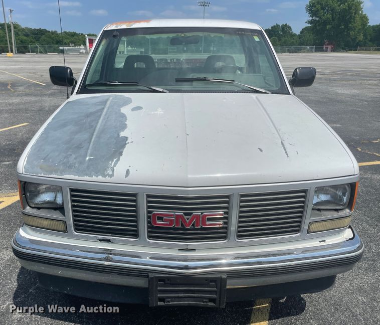 image for item IC9482 1993 GMC Sierra 2500  pickup truck
