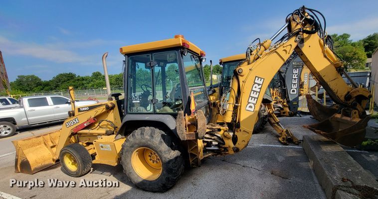 image for item IE9249 1998 John Deere 310SE  backhoe