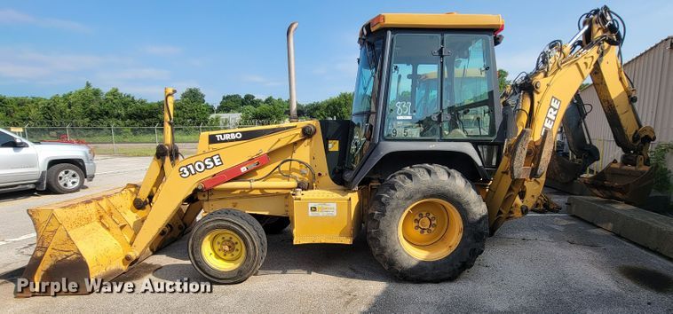 image for item IE9249 1998 John Deere 310SE  backhoe
