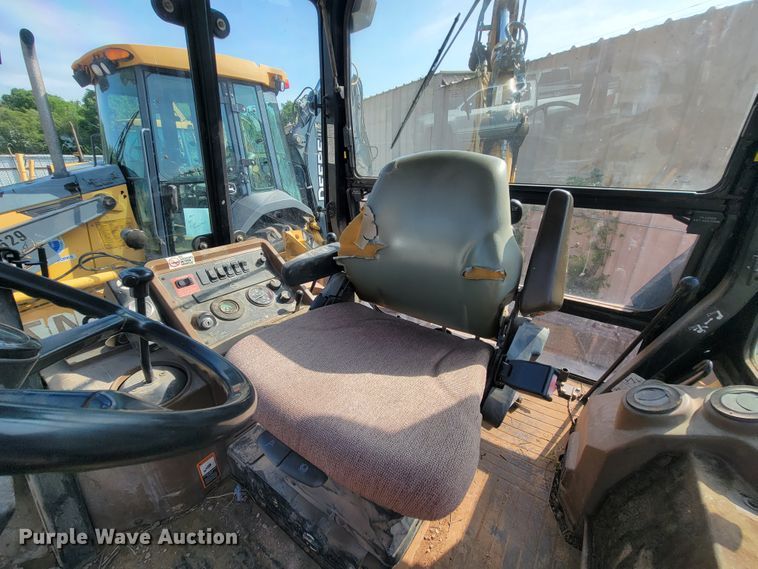 image for item IE9249 1998 John Deere 310SE  backhoe