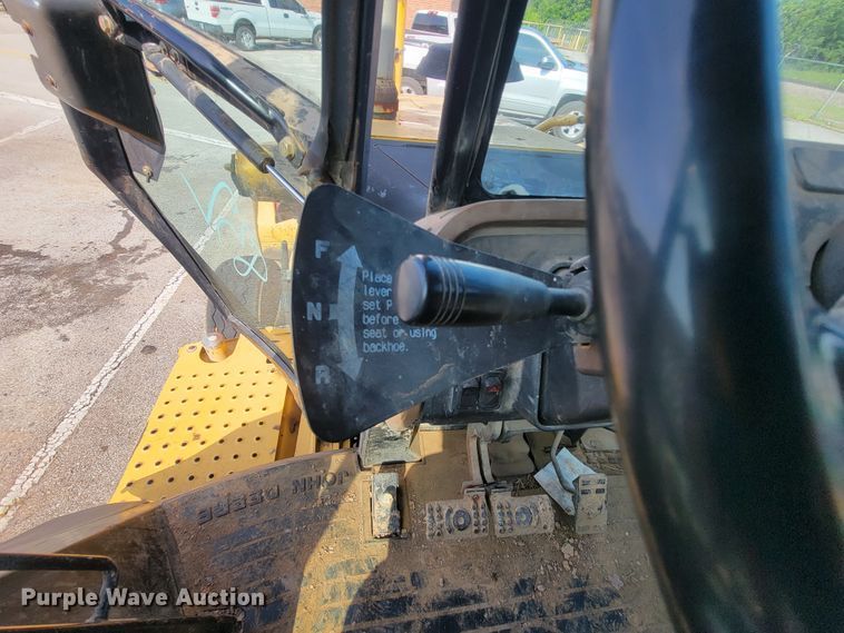 image for item IE9249 1998 John Deere 310SE  backhoe