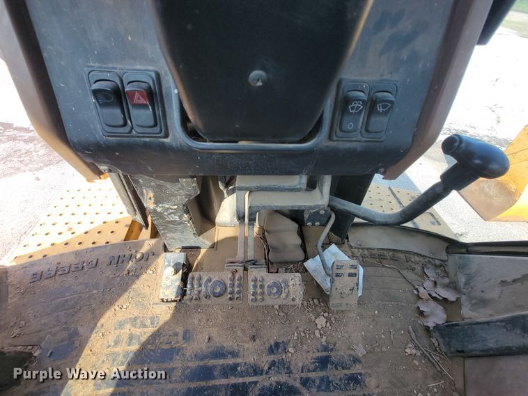 image for item IE9249 1998 John Deere 310SE  backhoe