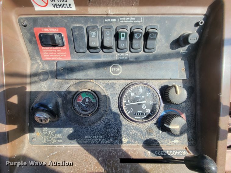 image for item IE9249 1998 John Deere 310SE  backhoe