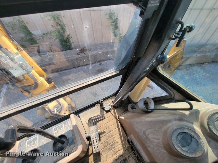 image for item IE9249 1998 John Deere 310SE  backhoe