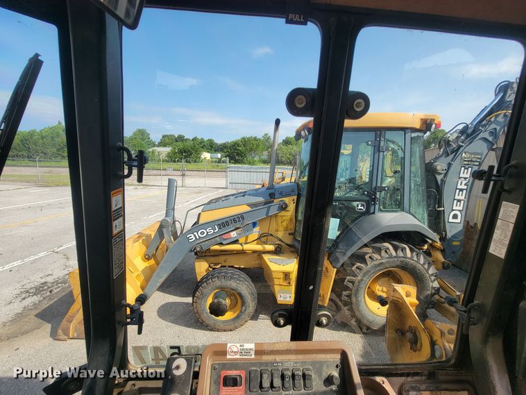 image for item IE9249 1998 John Deere 310SE  backhoe