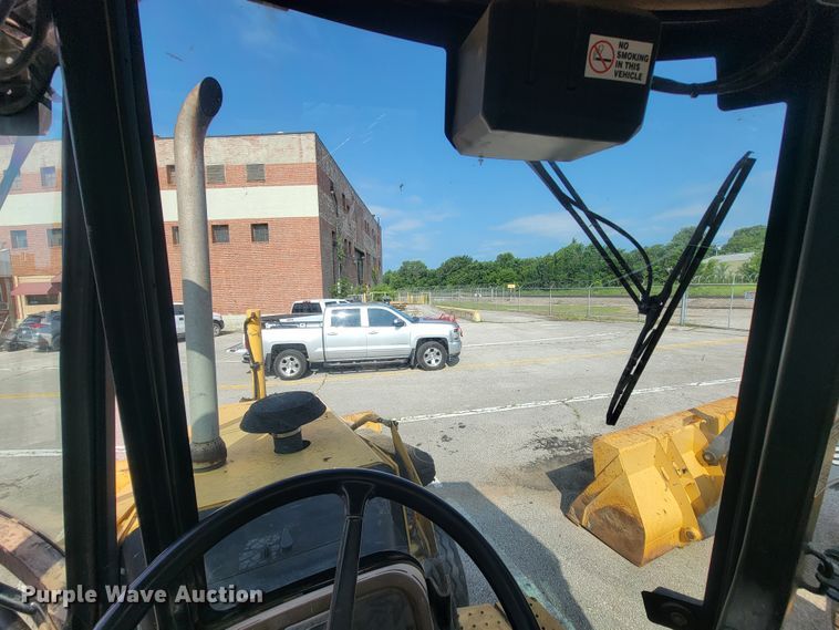 image for item IE9249 1998 John Deere 310SE  backhoe