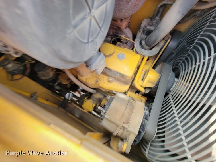 image for item IE9249 1998 John Deere 310SE  backhoe