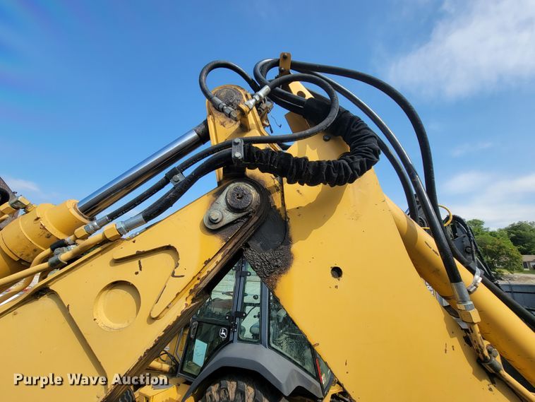 image for item IE9249 1998 John Deere 310SE  backhoe