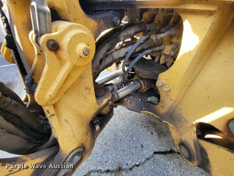 image for item IE9249 1998 John Deere 310SE  backhoe