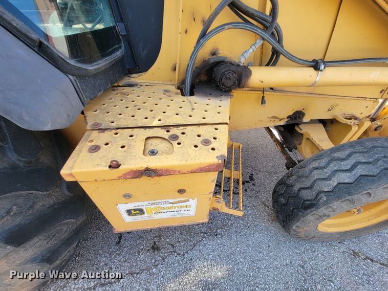 image for item IE9249 1998 John Deere 310SE  backhoe