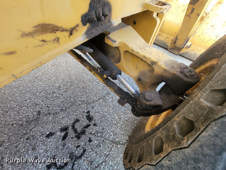 image for item IE9249 1998 John Deere 310SE  backhoe