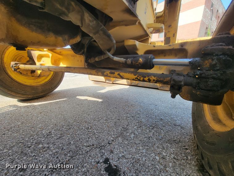 image for item IE9249 1998 John Deere 310SE  backhoe