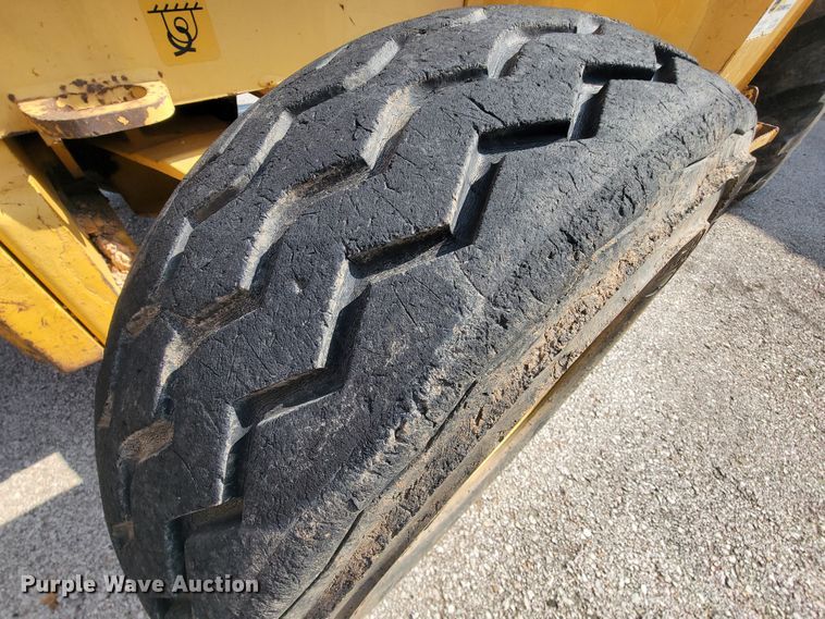 image for item IE9249 1998 John Deere 310SE  backhoe