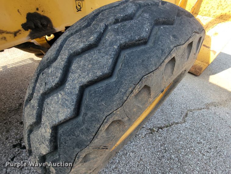 image for item IE9249 1998 John Deere 310SE  backhoe