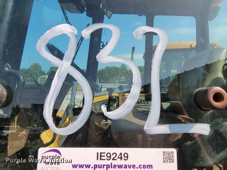 image for item IE9249 1998 John Deere 310SE  backhoe