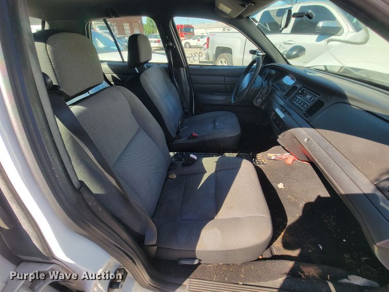 image for item IE9250 2009 Ford Crown Victoria Police Interceptor