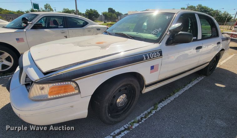 image for item IE9251 2011 Ford Crown Victoria Police Interceptor