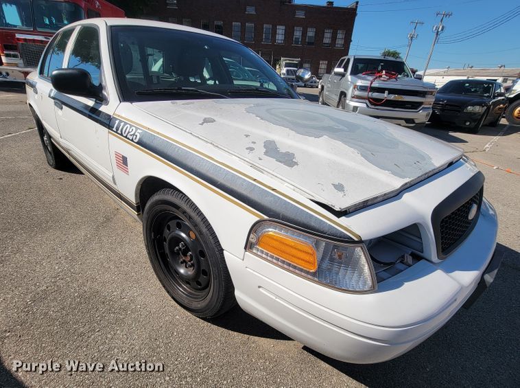 image for item IE9251 2011 Ford Crown Victoria Police Interceptor