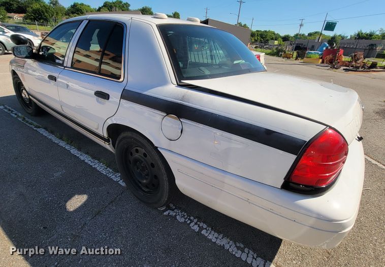 image for item IE9251 2011 Ford Crown Victoria Police Interceptor