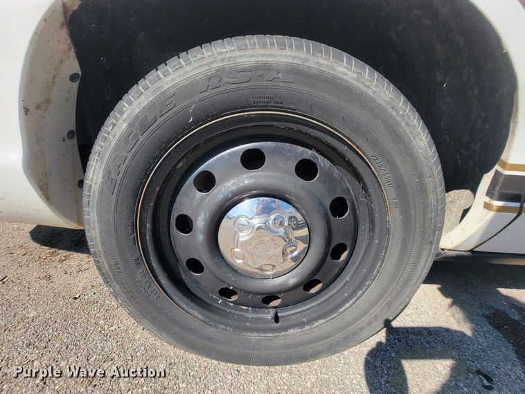 image for item IE9251 2011 Ford Crown Victoria Police Interceptor