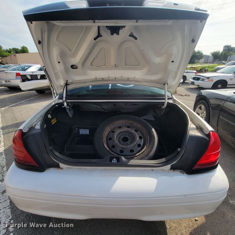 image for item IE9257 2011 Ford Crown Victoria Police Interceptor