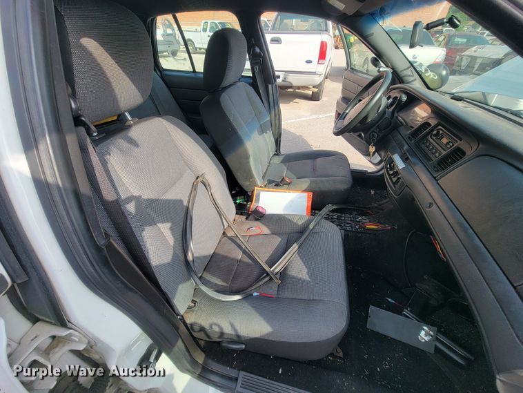 image for item IE9257 2011 Ford Crown Victoria Police Interceptor
