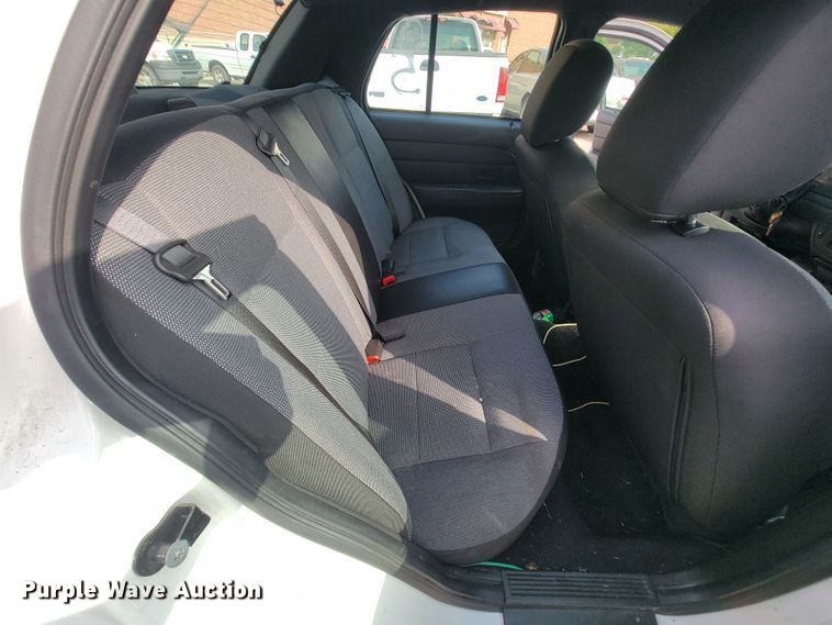 image for item IE9257 2011 Ford Crown Victoria Police Interceptor