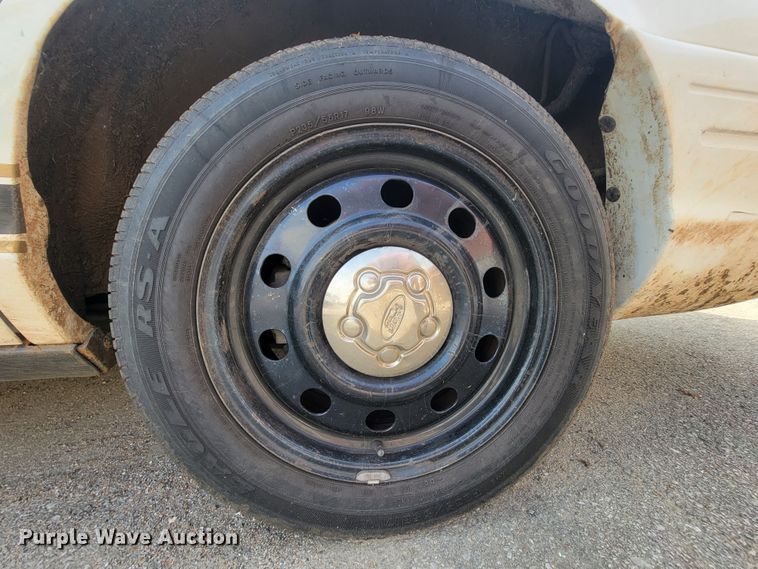 image for item IE9257 2011 Ford Crown Victoria Police Interceptor