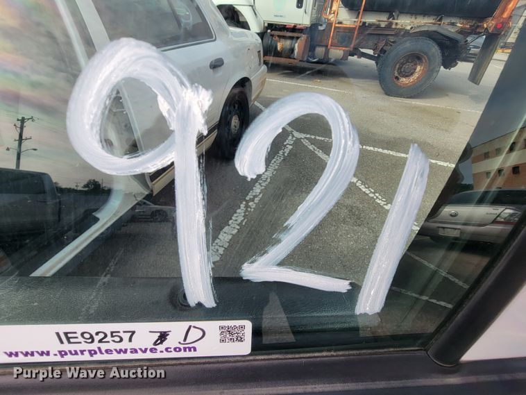 image for item IE9257 2011 Ford Crown Victoria Police Interceptor