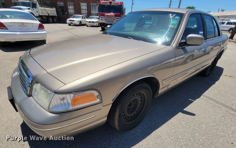 image for item IE9271 2002 Ford Crown Victoria Police Interceptor