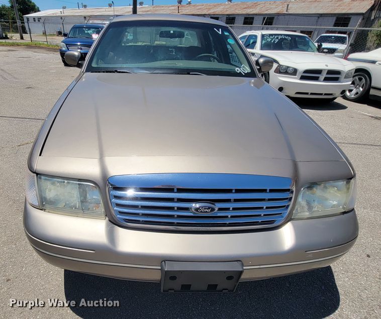 image for item IE9271 2002 Ford Crown Victoria Police Interceptor