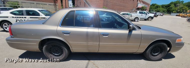 image for item IE9271 2002 Ford Crown Victoria Police Interceptor