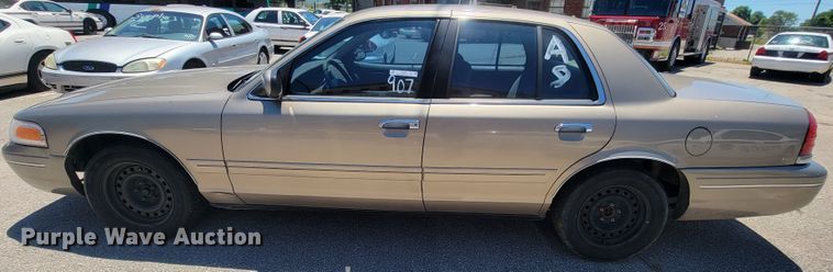 image for item IE9271 2002 Ford Crown Victoria Police Interceptor