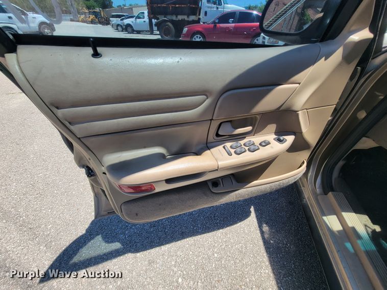 image for item IE9271 2002 Ford Crown Victoria Police Interceptor