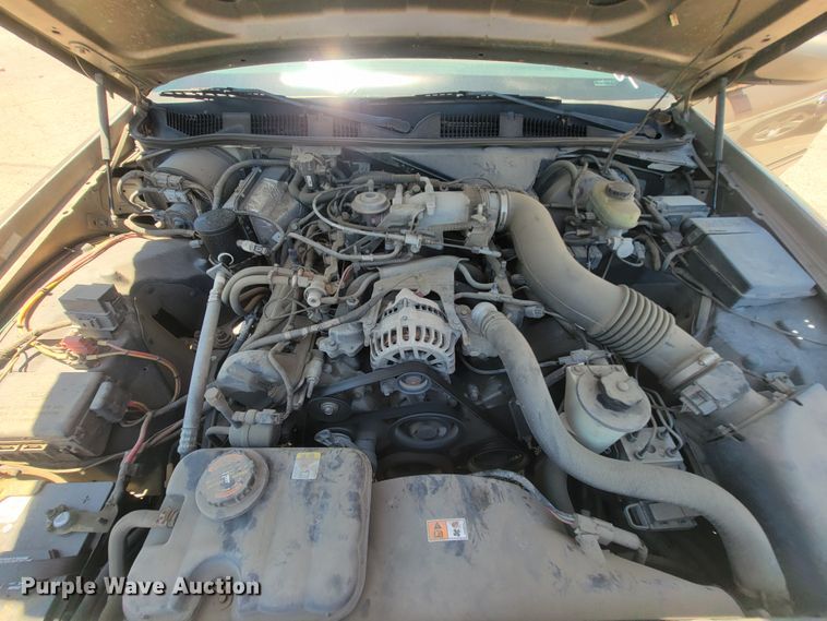 image for item IE9271 2002 Ford Crown Victoria Police Interceptor