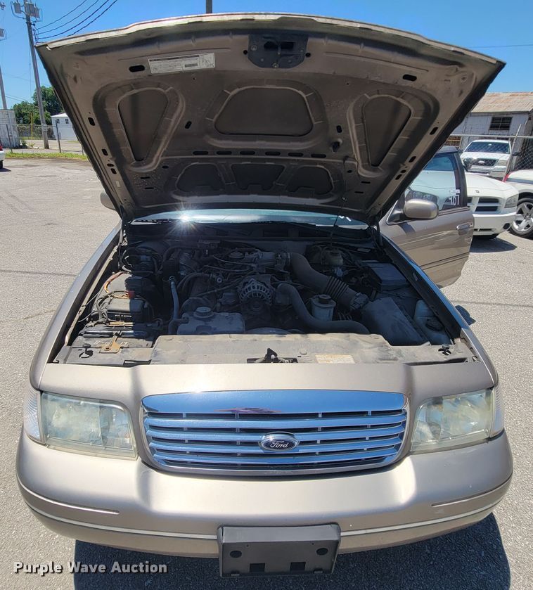 image for item IE9271 2002 Ford Crown Victoria Police Interceptor