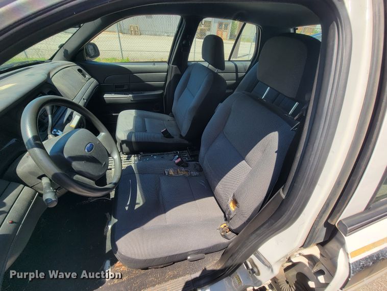 image for item IE9273 2008 Ford Crown Victoria Police Interceptor