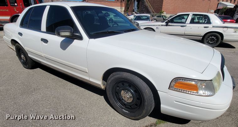image for item IE9274 2011 Ford Crown Victoria Police Interceptor