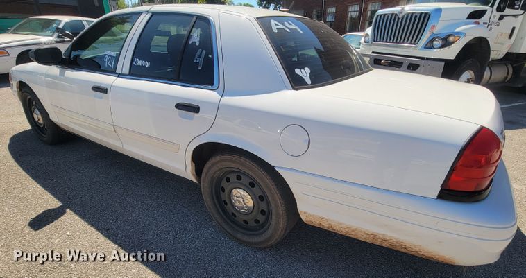 image for item IE9274 2011 Ford Crown Victoria Police Interceptor