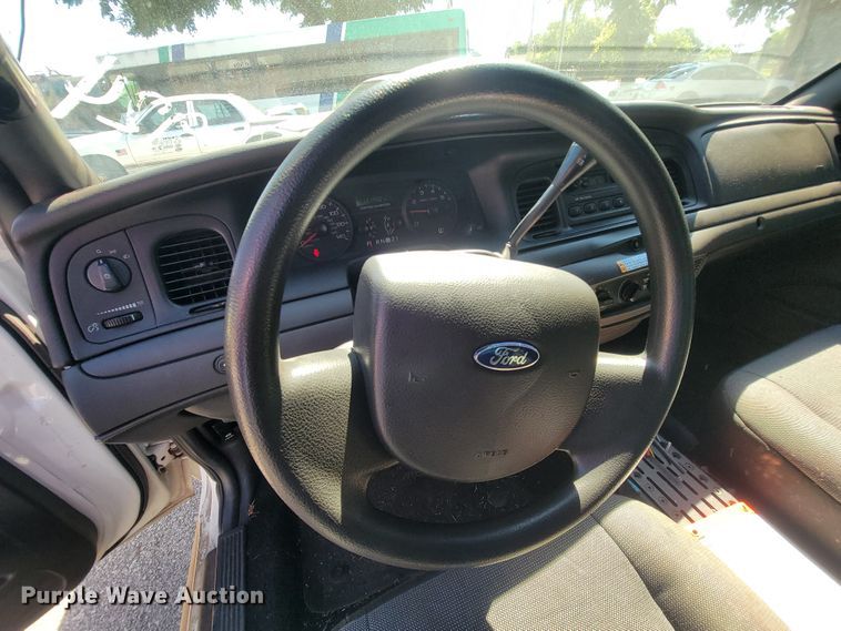 image for item IE9274 2011 Ford Crown Victoria Police Interceptor