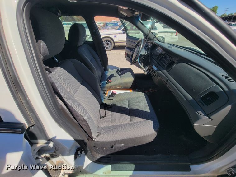 image for item IE9274 2011 Ford Crown Victoria Police Interceptor