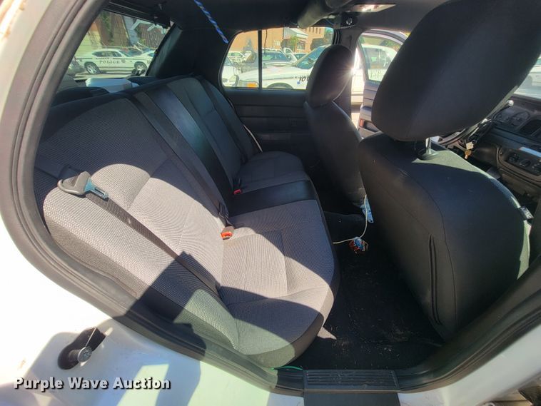 image for item IE9274 2011 Ford Crown Victoria Police Interceptor