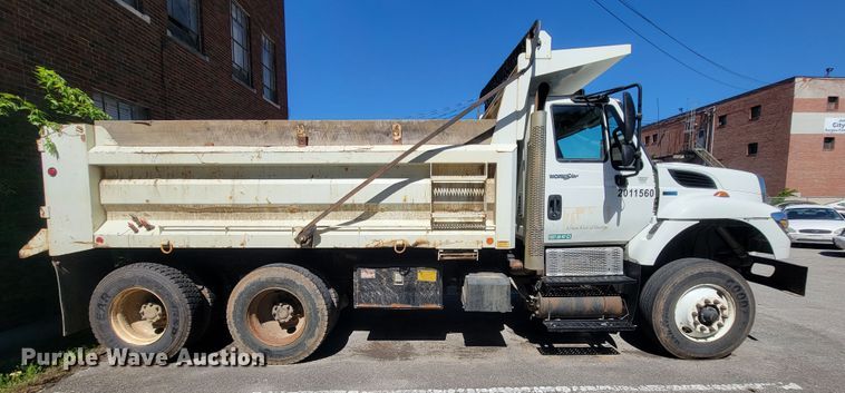 image for item IE9276 2011 International WorkStar 7400  dump truck