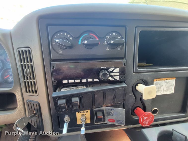 image for item IE9276 2011 International WorkStar 7400  dump truck