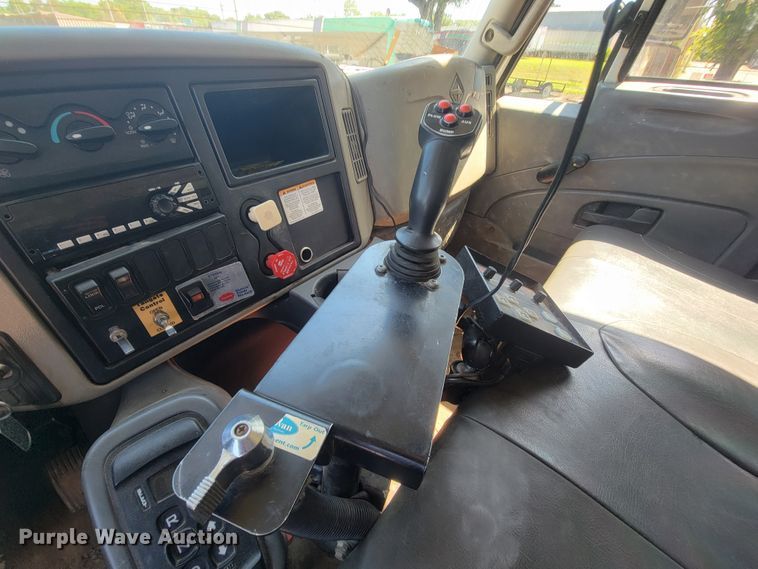 image for item IE9276 2011 International WorkStar 7400  dump truck