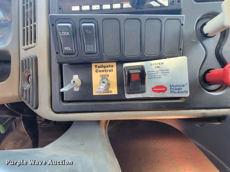 image for item IE9276 2011 International WorkStar 7400  dump truck