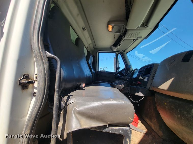 image for item IE9276 2011 International WorkStar 7400  dump truck