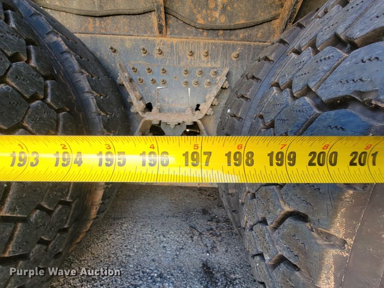 image for item IE9276 2011 International WorkStar 7400  dump truck