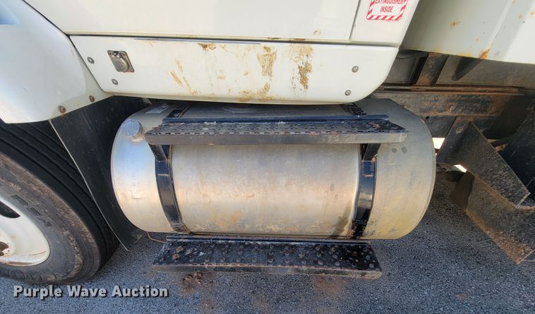 image for item IE9276 2011 International WorkStar 7400  dump truck