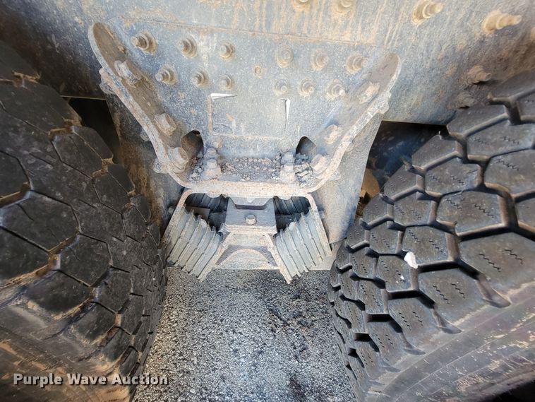 image for item IE9276 2011 International WorkStar 7400  dump truck